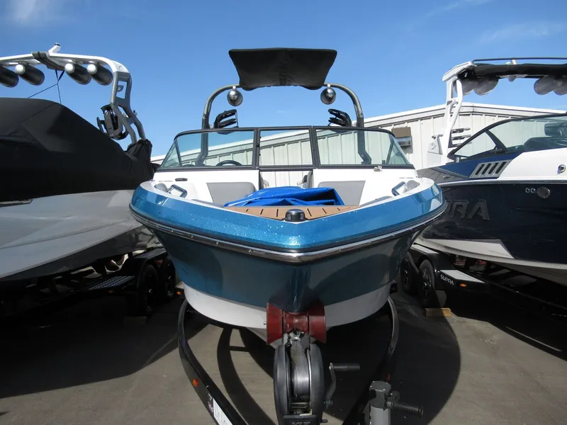 Slide: The Image of Nautique Super Air Nautique 230 2018 - 3