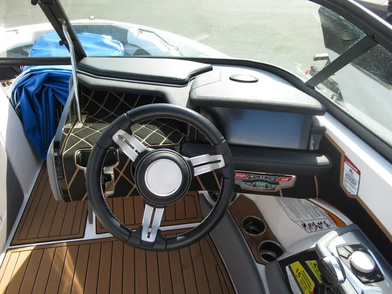 Slide: The Image of Nautique Super Air Nautique 230 2018 - 4