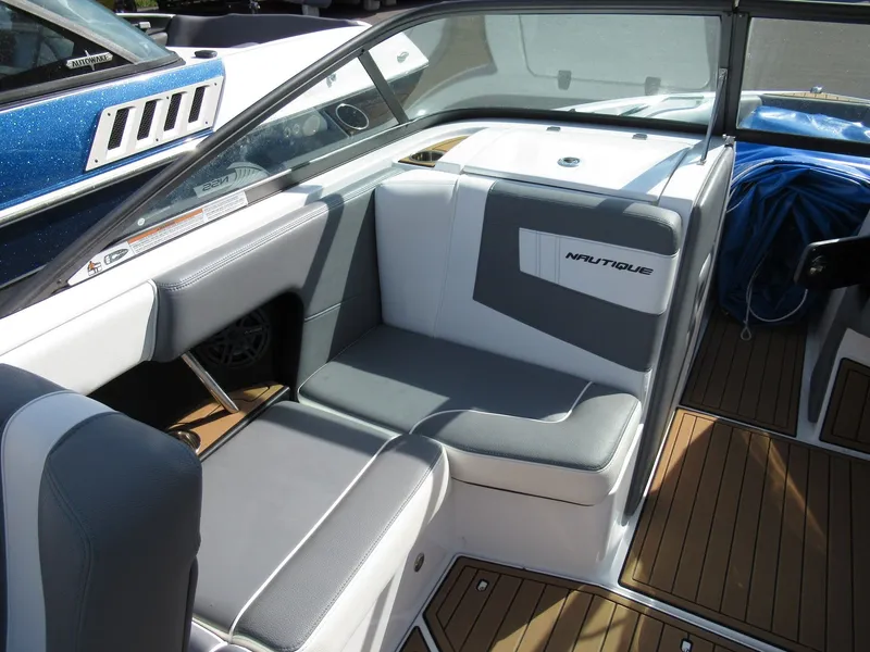 Slide: The Image of Nautique Super Air Nautique 230 2018 - 9