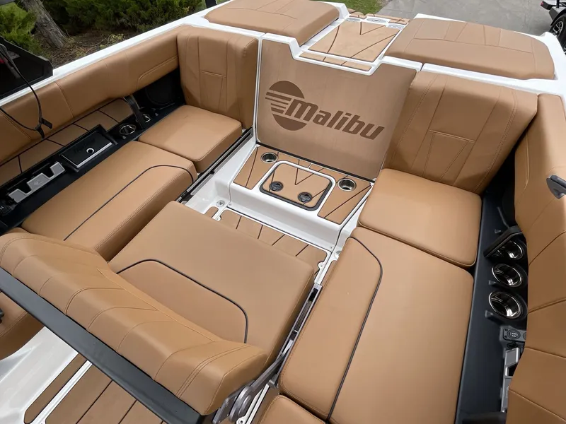 Slide: The Image of Malibu Wakesetter 23 LSV 2022 - 119