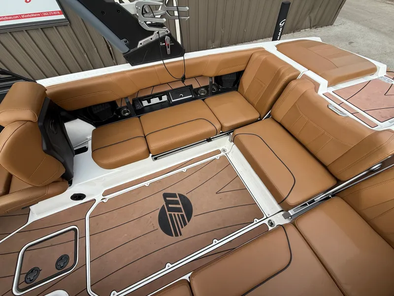 Slide: The Image of Malibu Wakesetter 23 LSV 2022 - 146