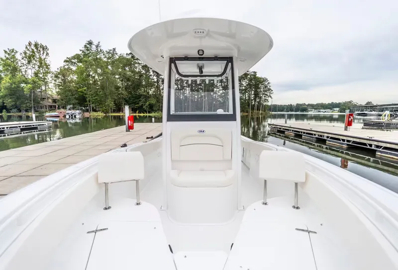 Slide: The Image of Sea Hunt Ultra 245 SE 2026 - 11