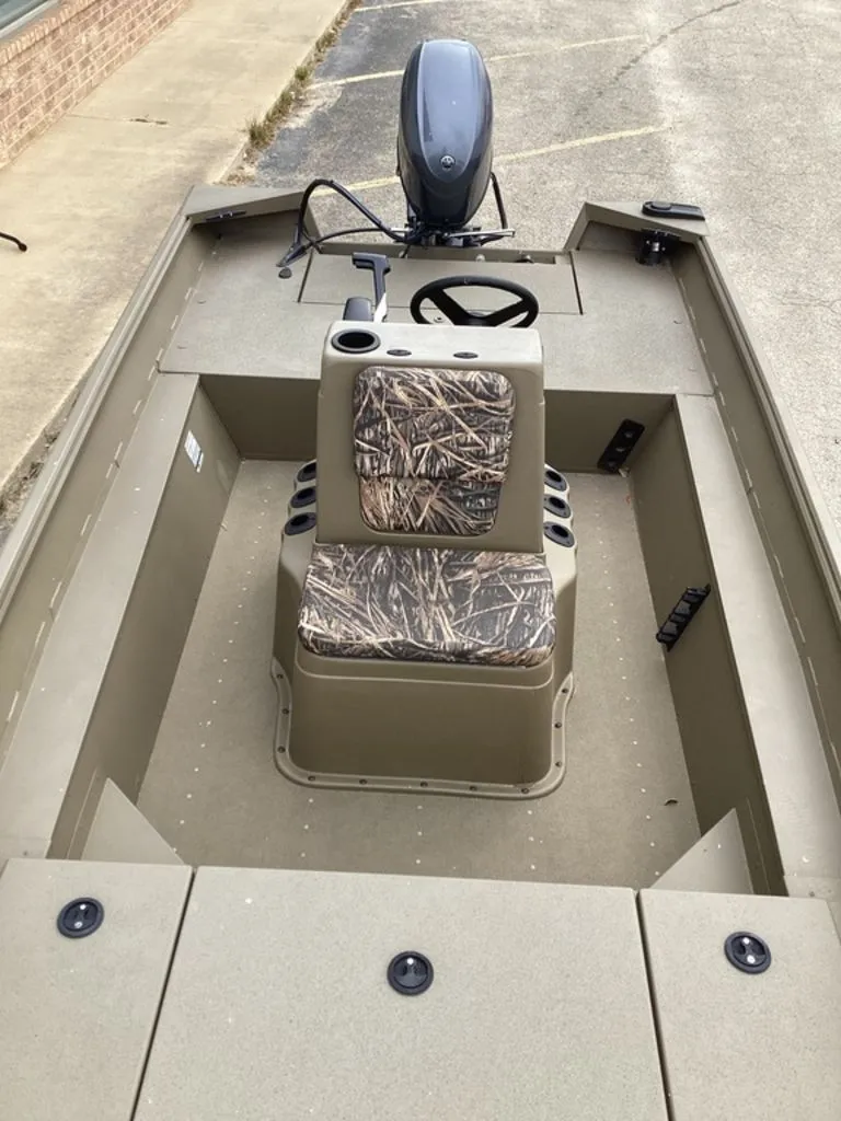 Slide: The Image of G3 Gator Tough 17 CC 2025 - 25