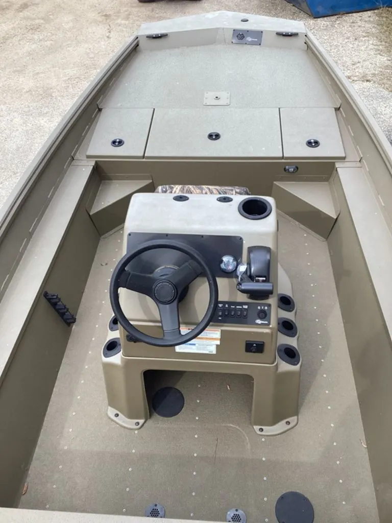 Slide: The Image of G3 Gator Tough 17 CC 2025 - 26