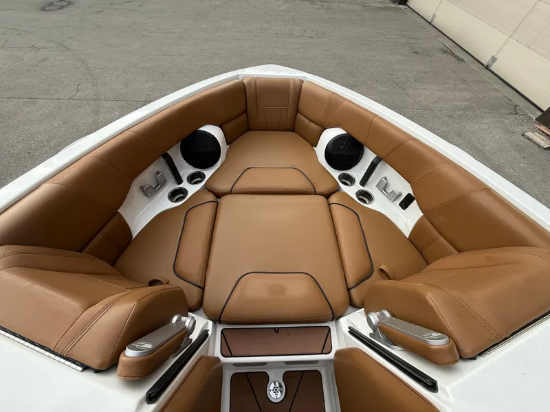 Slide: The Image of Malibu Wakesetter 23 LSV 2022 - 154