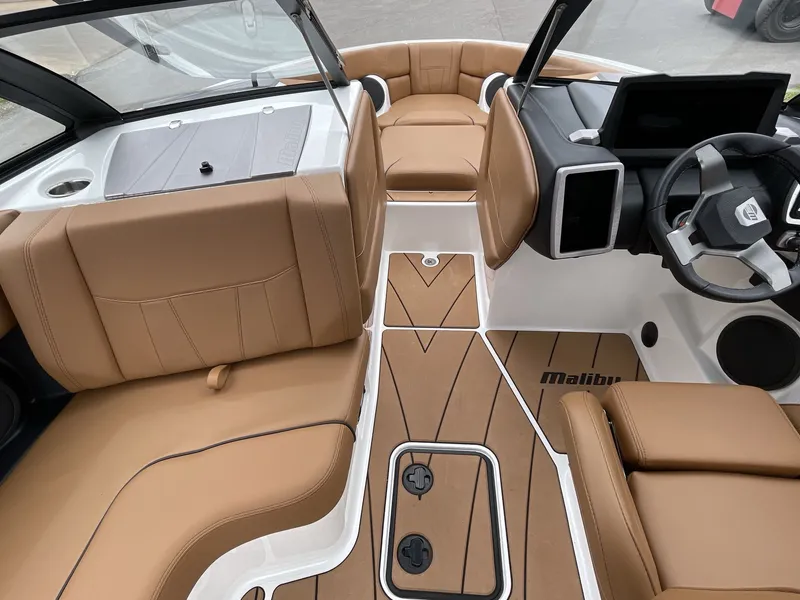 Slide: The Image of Malibu Wakesetter 23 LSV 2022 - 97