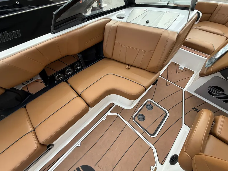 Slide: The Image of Malibu Wakesetter 23 LSV 2022 - 148