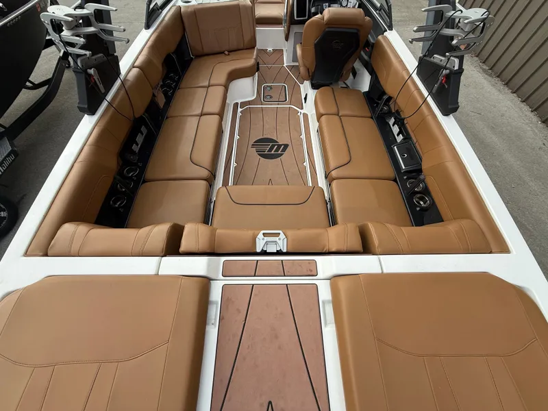 Slide: The Image of Malibu Wakesetter 23 LSV 2022 - 143
