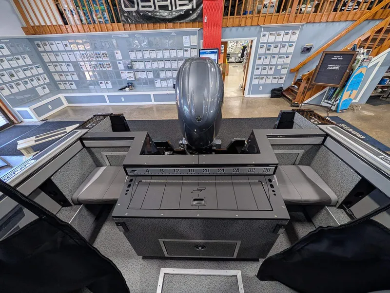 Slide: The Image of Starcraft Fishmaster 196 2026 - 28