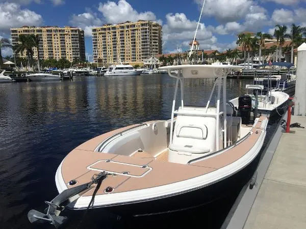Slide: The Image of Tidewater 23 CC HARDTOP 2013 - 4
