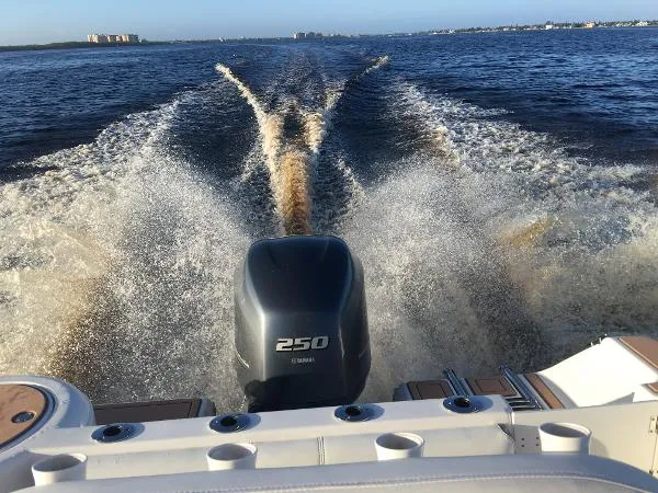 Slide: The Image of Tidewater 23 CC HARDTOP 2013 - 5