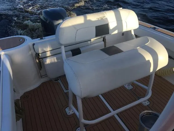 Slide: The Image of Tidewater 23 CC HARDTOP 2013 - 7