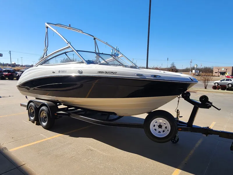 Slide: The Image of Yamaha 212X 2008 - 6