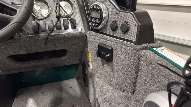 Slide: The Image of Lund 1775 Adventure Sport 2026 - 9