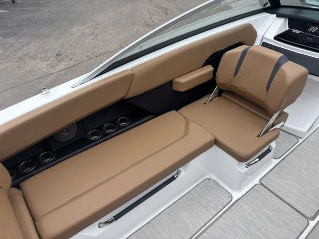 Slide: The Image of Four Winns H6 OB 2025 - 19