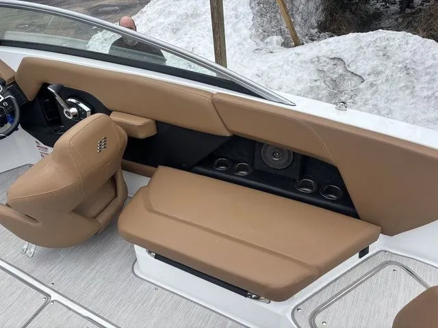 Slide: The Image of Four Winns H6 OB 2025 - 20