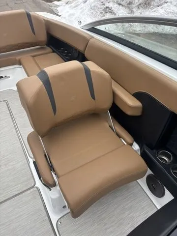 Slide: The Image of Four Winns H6 OB 2025 - 25