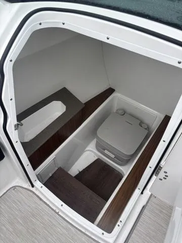 Slide: The Image of Four Winns H6 OB 2025 - 26