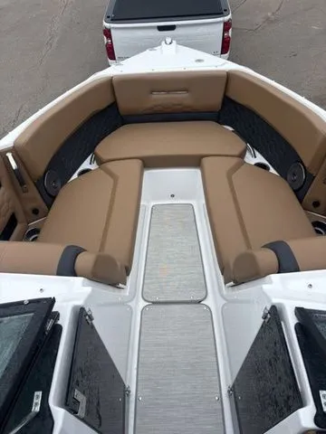 Slide: The Image of Four Winns H6 OB 2025 - 29