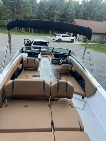 Slide: The Image of Four Winns H6 OB 2025 - 3