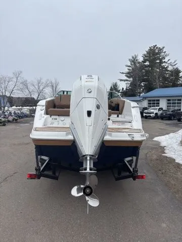 Slide: The Image of Four Winns H6 OB 2025 - 9