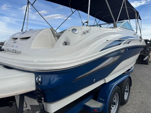 Slide: The Image of Sea Ray 240 Sundeck 2004 - 10