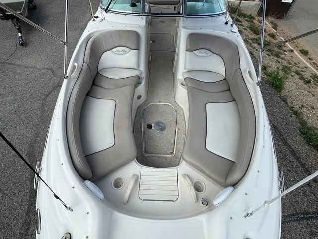 Slide: The Image of Sea Ray 240 Sundeck 2004 - 15