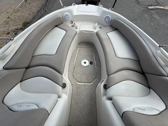 Slide: The Image of Sea Ray 240 Sundeck 2004 - 17