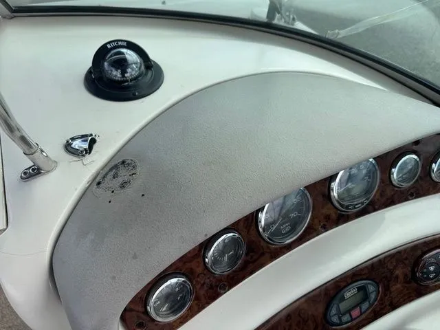 Slide: The Image of Sea Ray 240 Sundeck 2004 - 28