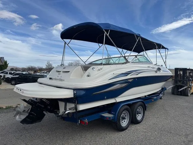 Slide: The Image of Sea Ray 240 Sundeck 2004 - 4