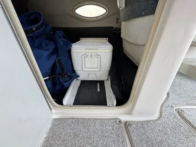 Slide: The Image of Sea Ray 240 Sundeck 2004 - 43