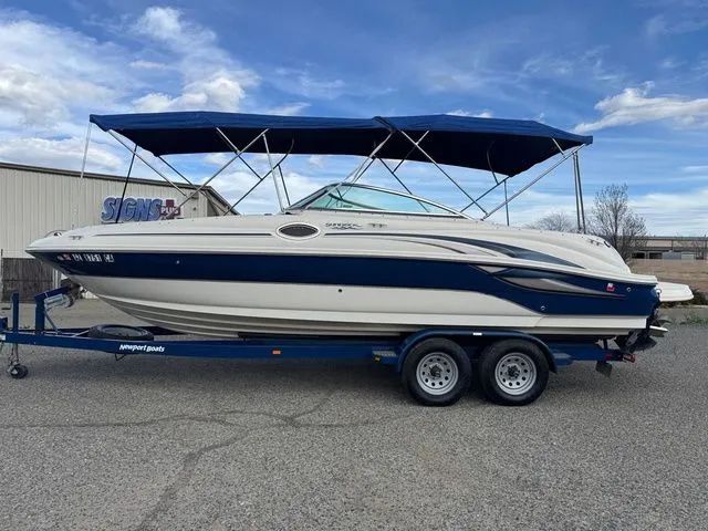 Slide: The Image of Sea Ray 240 Sundeck 2004 - 48