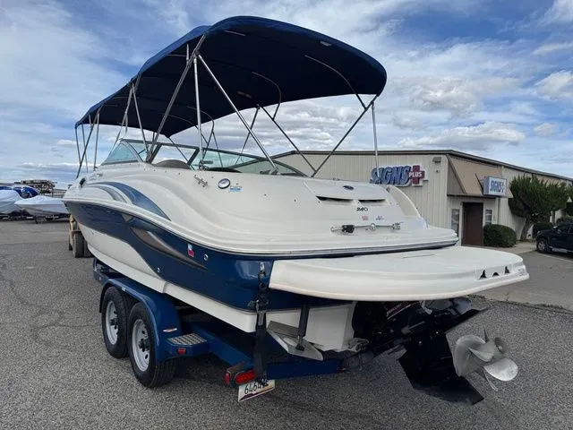 Slide: The Image of Sea Ray 240 Sundeck 2004 - 50