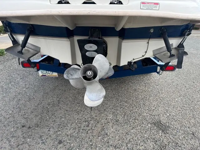 Slide: The Image of Sea Ray 240 Sundeck 2004 - 7