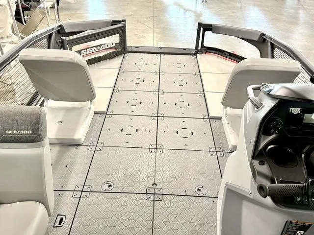 Slide: The Image of Sea-Doo Switch Sport 21 2024 - 10