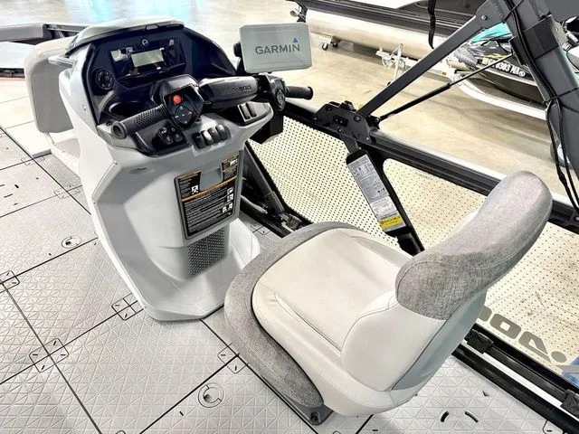 Slide: The Image of Sea-Doo Switch Sport 21 2024 - 5
