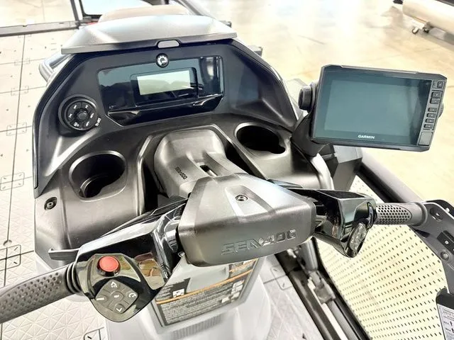 Slide: The Image of Sea-Doo Switch Sport 21 2024 - 7