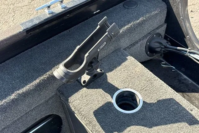 Slide: The Image of Smoker Craft Pro Angler 162 2016 - 15