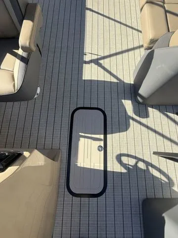 Slide: The Image of Viaggio By Misty Harbor V22C Tri-Toon 2026 - 7