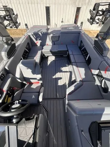 Slide: The Image of Nautique Super Air Nautique GS22 2026 - 12