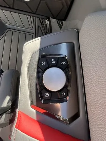 Slide: The Image of Nautique Super Air Nautique GS22 2026 - 13