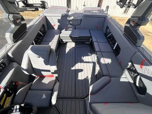 Slide: The Image of Nautique Super Air Nautique GS22 2026 - 5