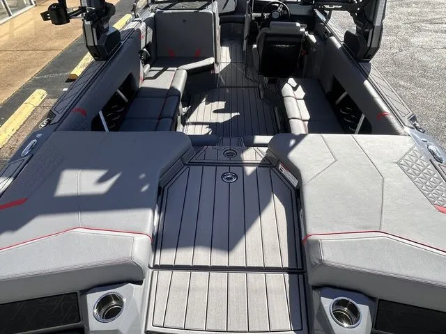 Slide: The Image of Nautique Super Air Nautique GS22 2026 - 8