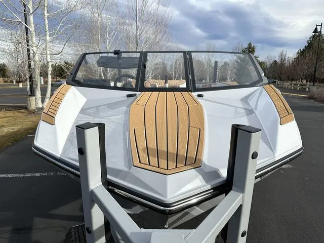 Slide: The Image of Nautique Ski Nautique 2026 - 3