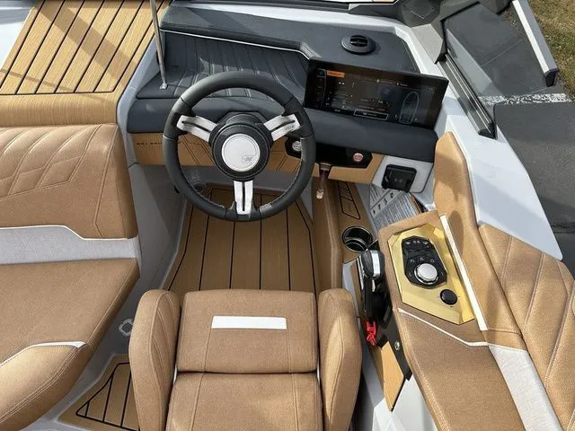 Slide: The Image of Nautique Ski Nautique 2026 - 35