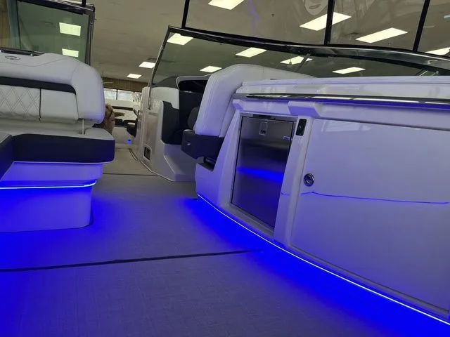 Slide: The Image of Regal 3300 2023 - 14