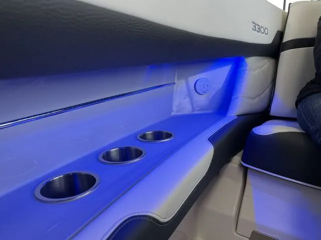 Slide: The Image of Regal 3300 2023 - 20