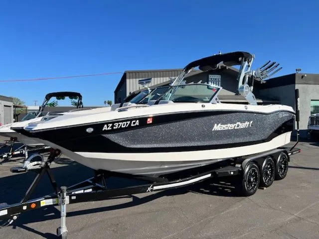 Slide: The Image of MasterCraft X24 2019 - 2