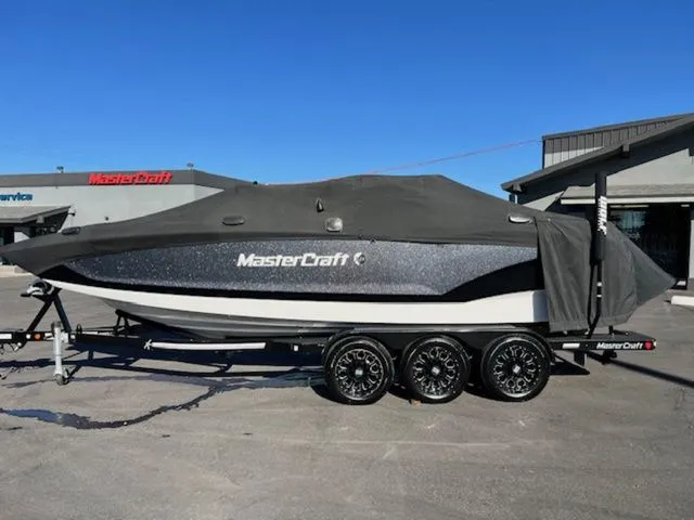 Slide: The Image of MasterCraft X24 2019 - 24