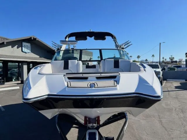 Slide: The Image of MasterCraft X24 2019 - 3